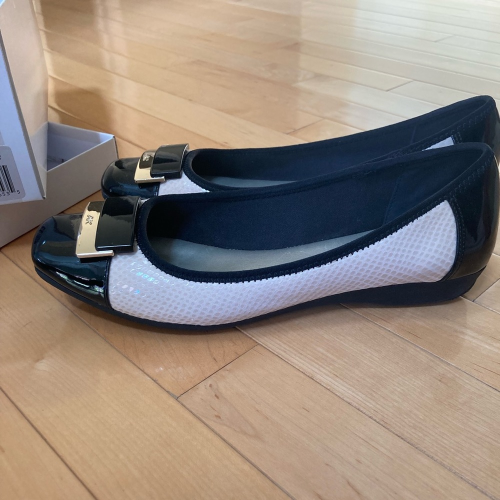 Ann Klein flats